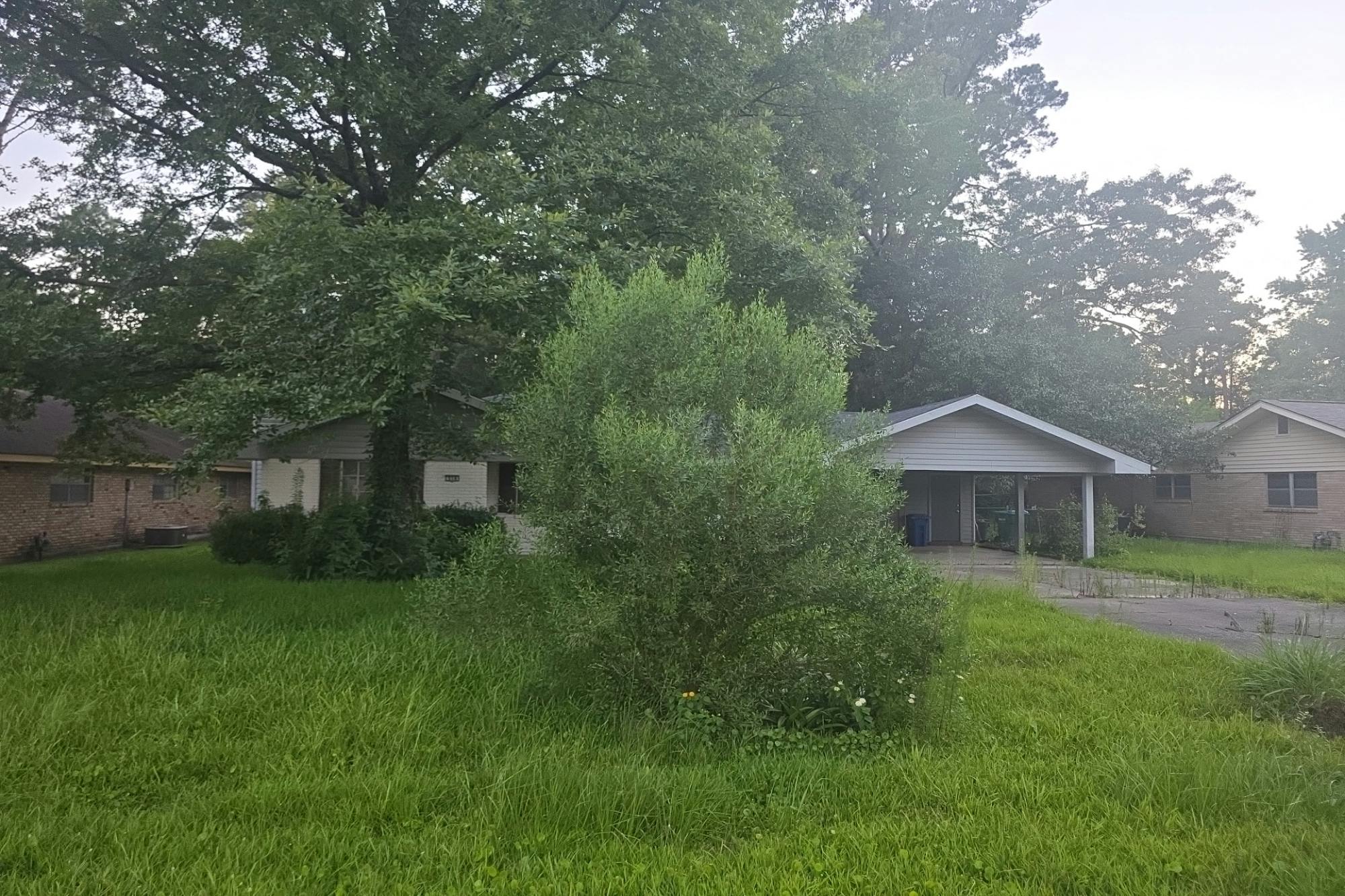 Susan Dr, Hammond, LA 70403