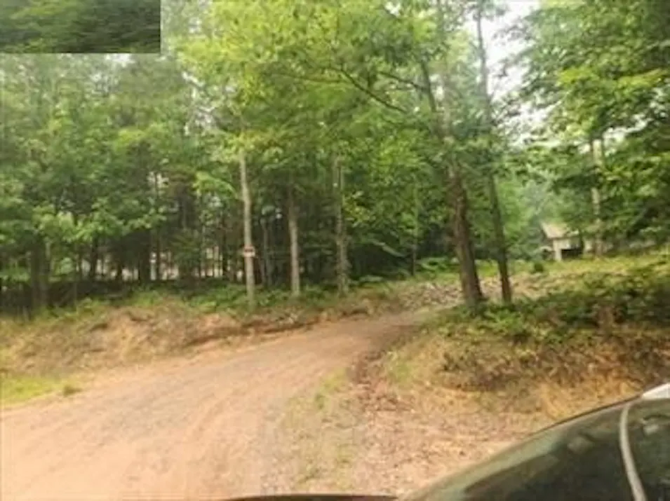 560 Maplewood Dr Gwinn, MI 49841, Marquette County