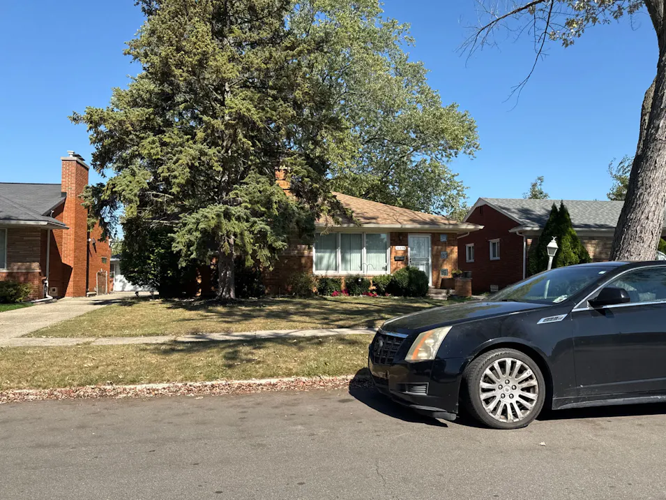 16495 Sprenger Ave Eastpointe, MI 48021, Macomb County