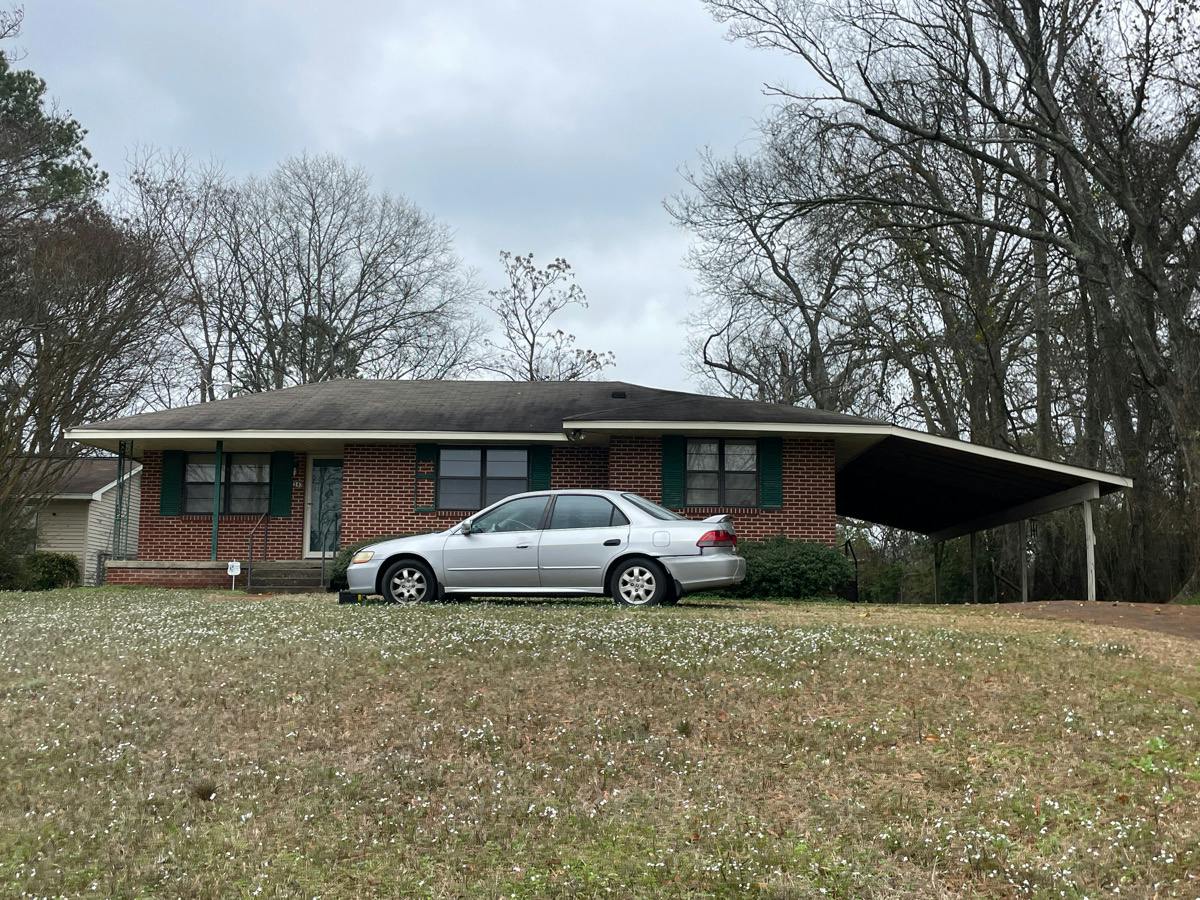 Stonewall St, West Point, MS 39773
