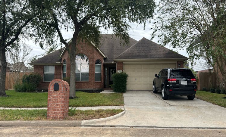 123 Crabapple Dr Baytown, TX 77520, Harris County