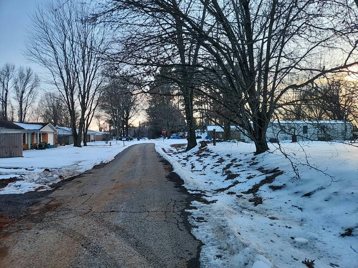 Powell Lake Rd, Trenton, TN 38382