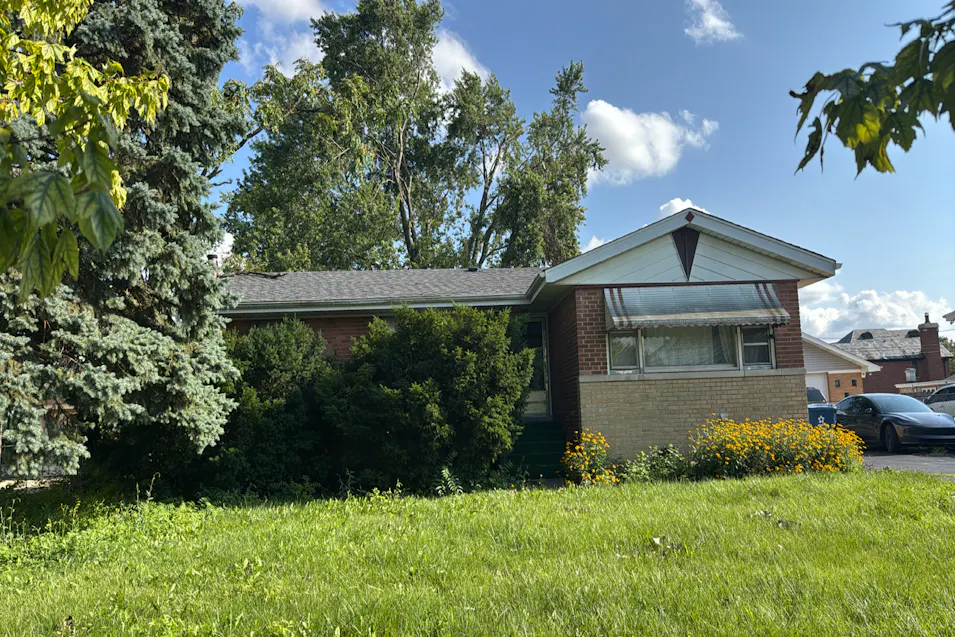 4921 West 82nd Street Burbank, IL 60459, Cook County
