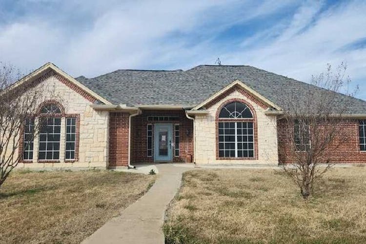 543 Islet Dr Runaway Bay, TX 76426, Wise County