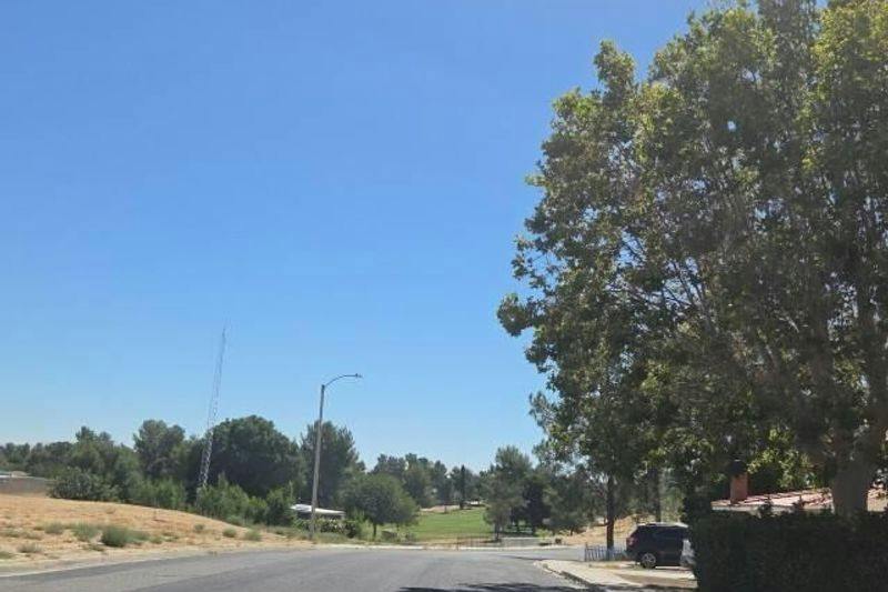 Camelback Dr, Victorville, CA 92395