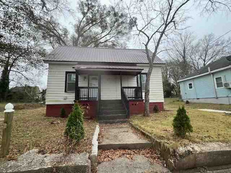 184 Poplar St Griffin, GA 30223, Spalding County