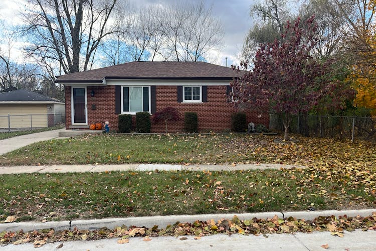 23031 Tuck Rd Farmington Hills, MI 48336, Oakland County