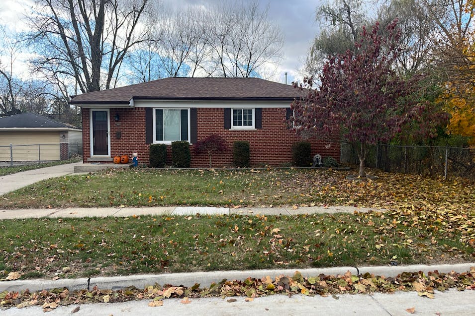 23031 Tuck Rd Farmington Hills, MI 48336, Oakland County