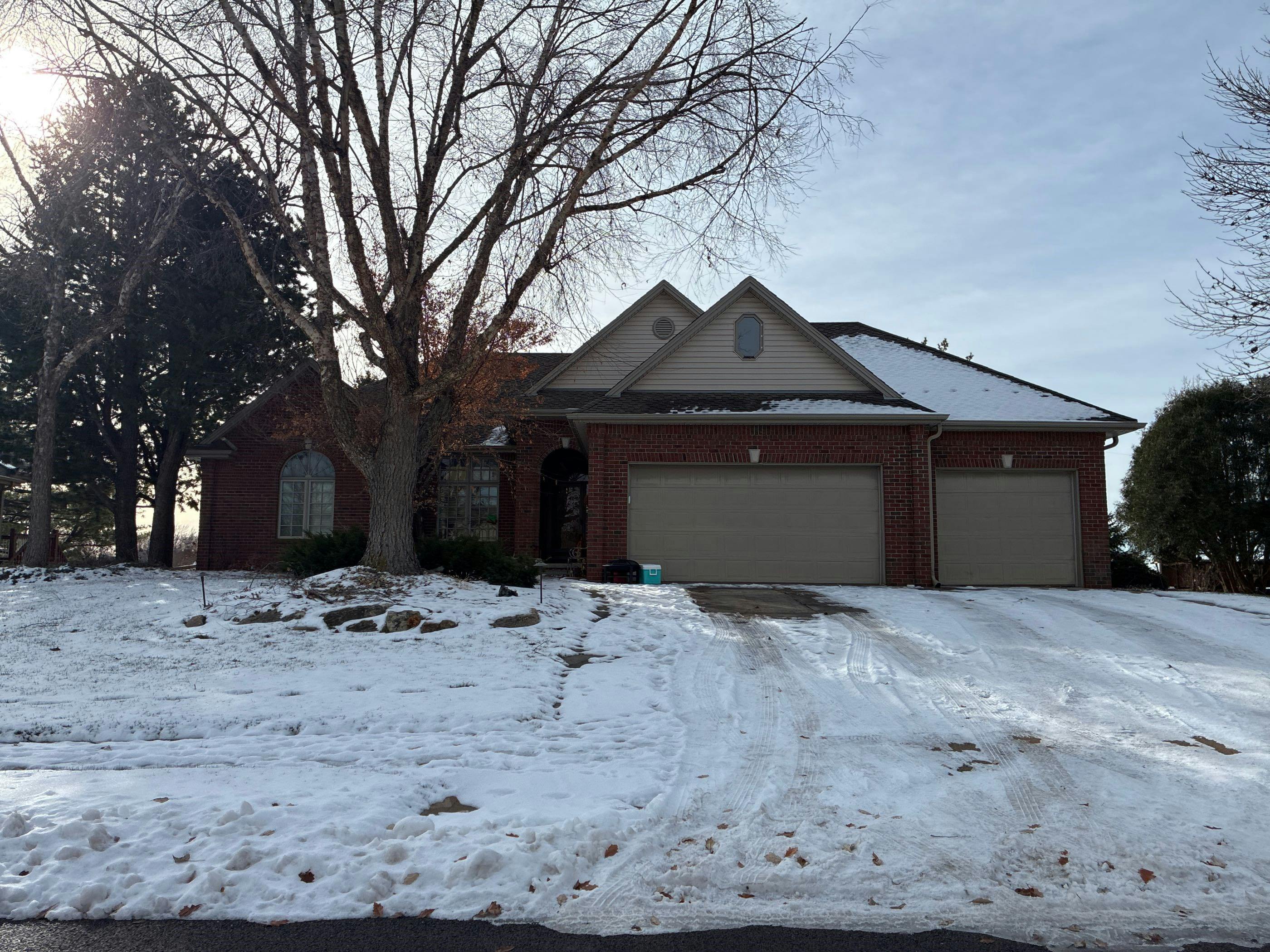 Killarney Dr, Papillion, NE 68046