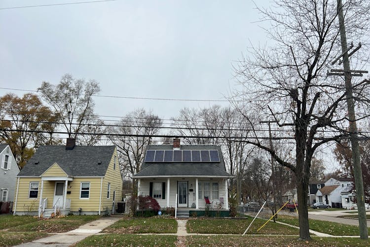 4912 Howe Rd Wayne, MI 48184-2416, Wayne County