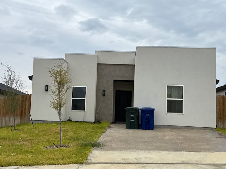 4006 Ave Fenix Dr Laredo, TX 78046, Webb County