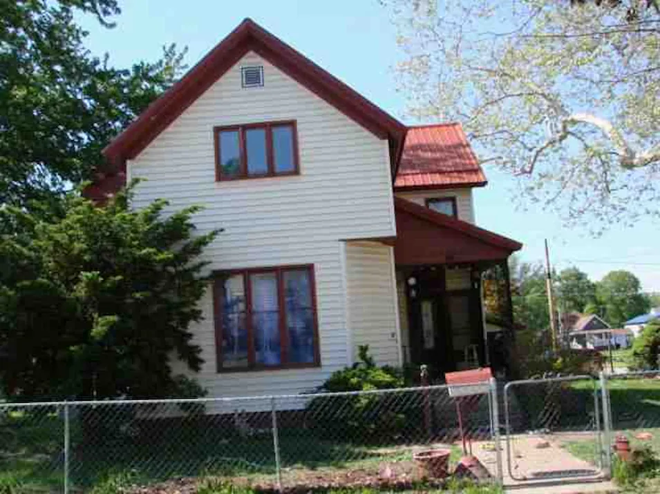 26 E Spring St Peru, IN 46970, Miami County