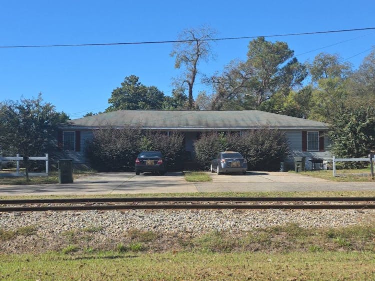 210 Perry Railroad St Fort Valley, GA 31030, Peach County