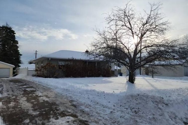 420 13th Ave N South Saint Paul, MN 55075, Dakota County