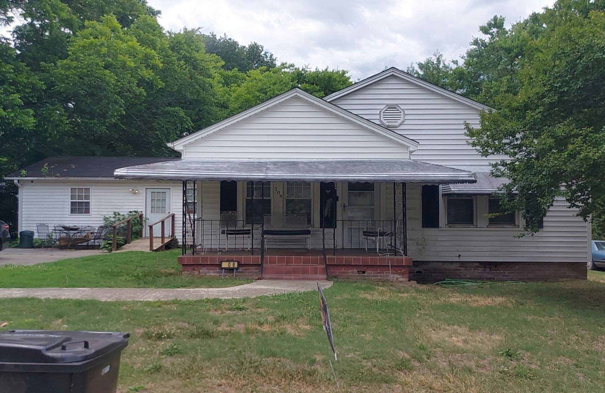 708 MERIDIAN St