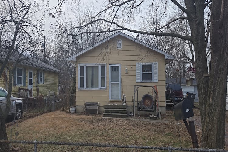 1529 North Taylor Avenue Decatur, IL 62526, Macon County