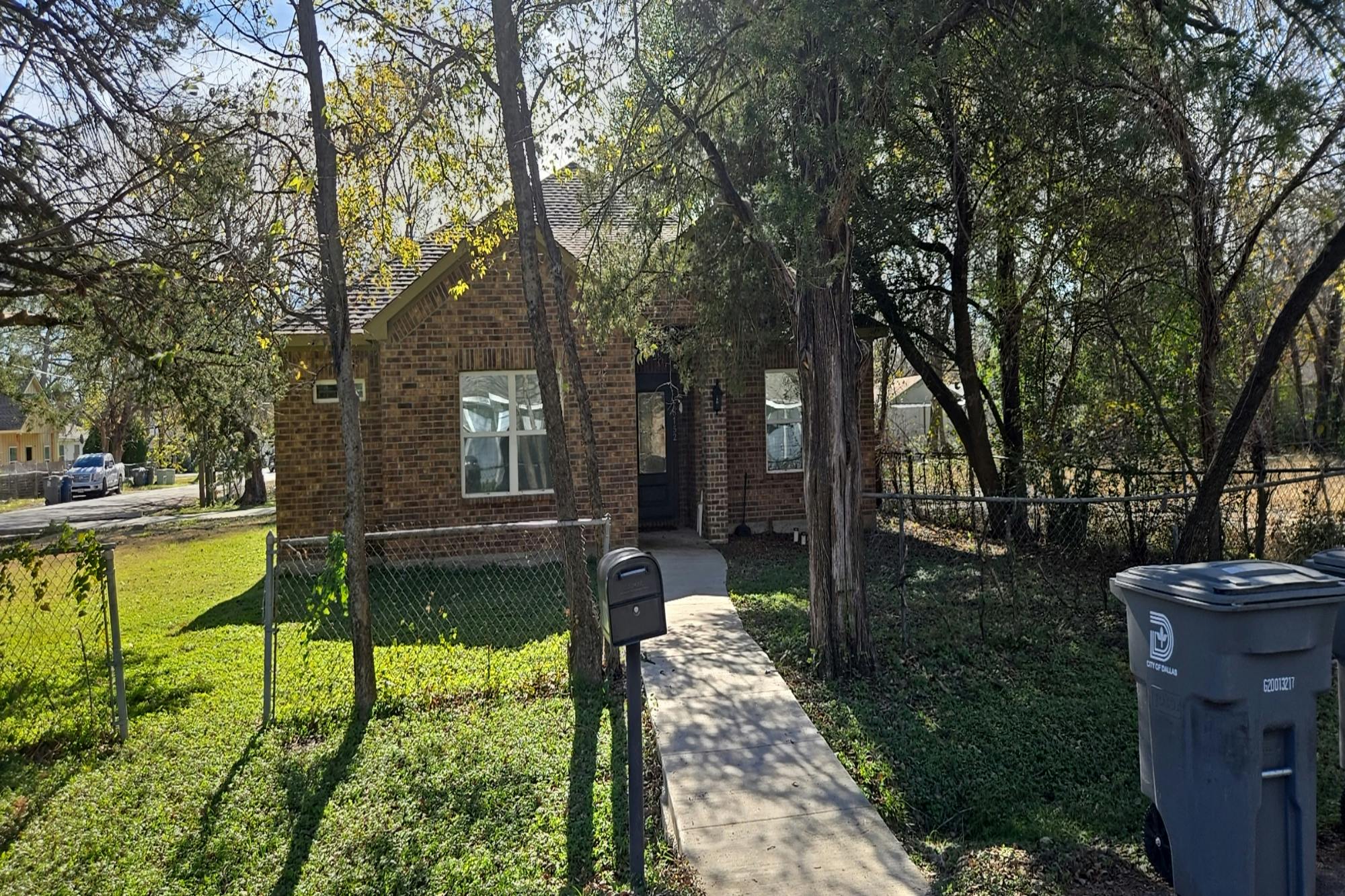 Slay St, Dallas, TX 75217