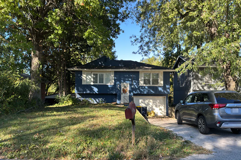 3906 N Lister Ave Kansas City, MO 64117, Clay County