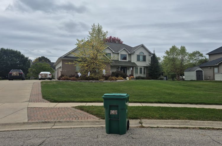 1346 Baywood Cir Brighton, MI 48116, Livingston County