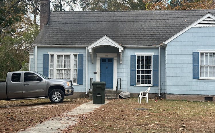 218 S Madison St Canton, MS 39046, Madison County