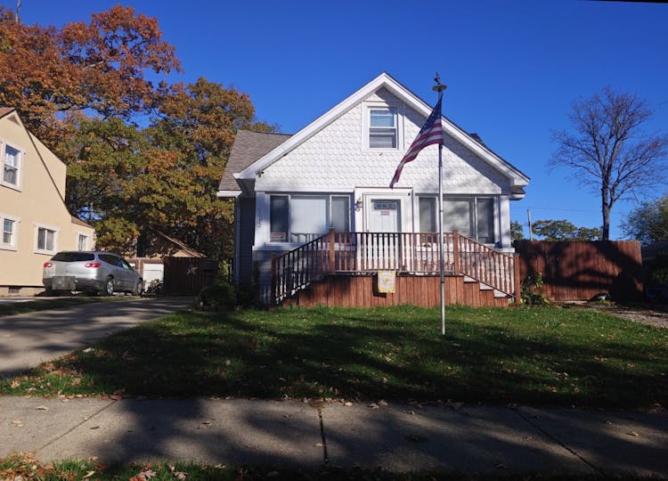 1012 La Salle Ave Waterford, MI 48328, Oakland County