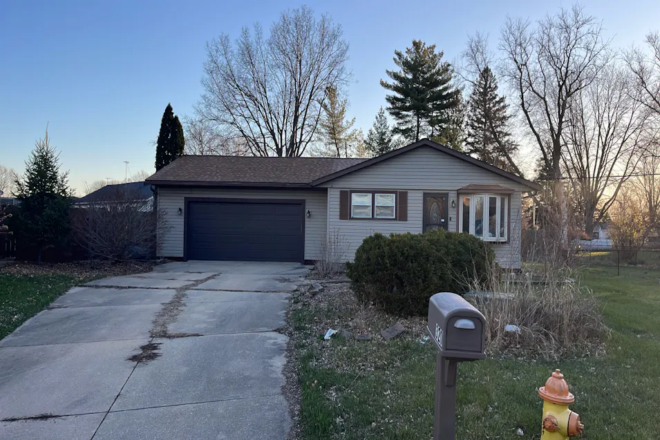 320 Midwestern Dr Ottawa, IL 61350, Lasalle County