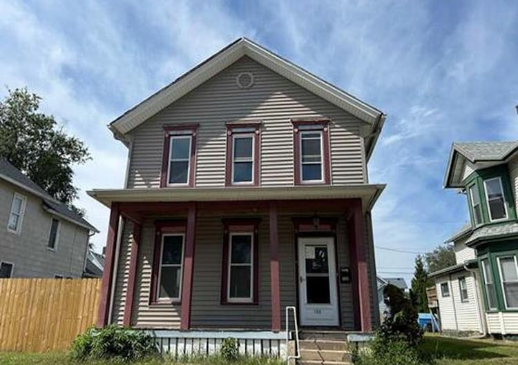 722 18th St 1 Rock Island, IL 61201, Rock Island County