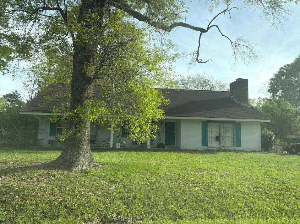 160 E Smith St Sour Lake, TX 77659, Hardin County