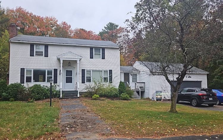 5 Lisa Terrace Pelham, NH 03076, Hillsborough County