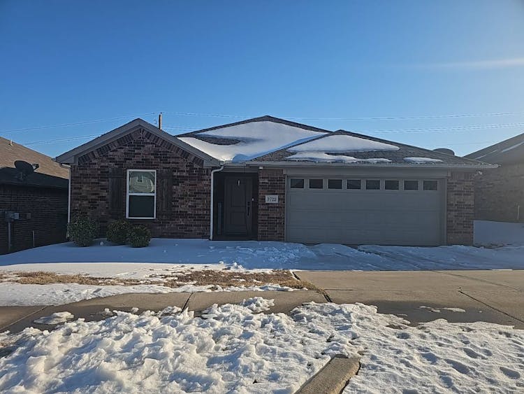 3722 Brookstone Dr Sherman, TX 75092, Grayson County