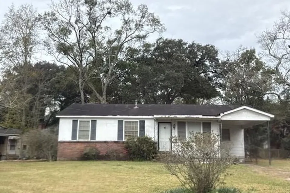 2401 N Dog River Dr Mobile, AL 36605, Mobile County