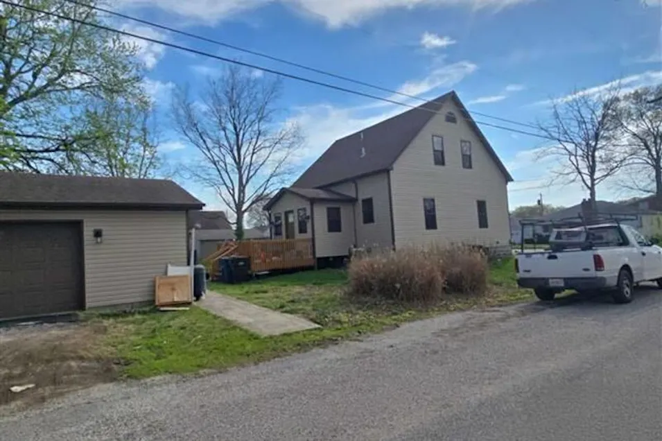 206 N 2nd St New Baden, IL 62265, Clinton County