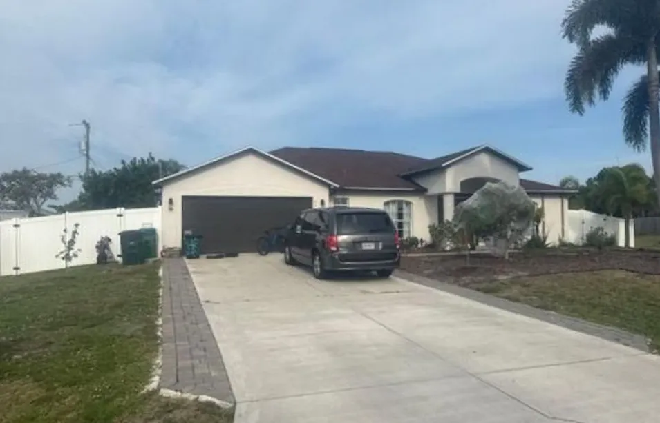 702 Sw9th Ave Cape Coral, FL 33991, Lee County