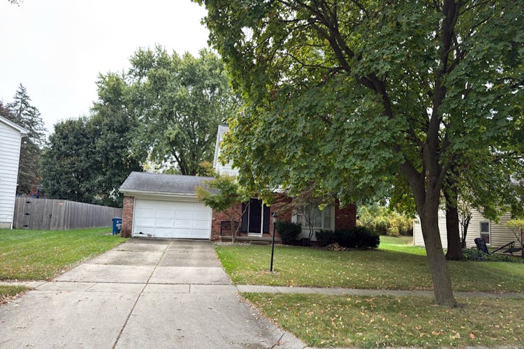 534 Old Bridge Rd Grand Blanc, MI 48439, Genesee County