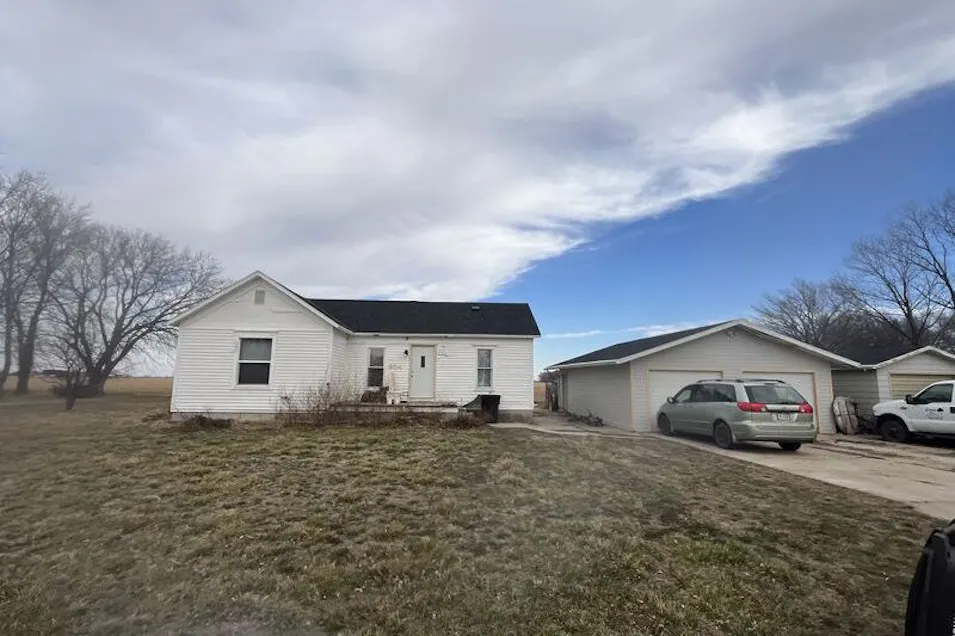 604 S Parkview Cir Edgar, NE 68935, Clay County