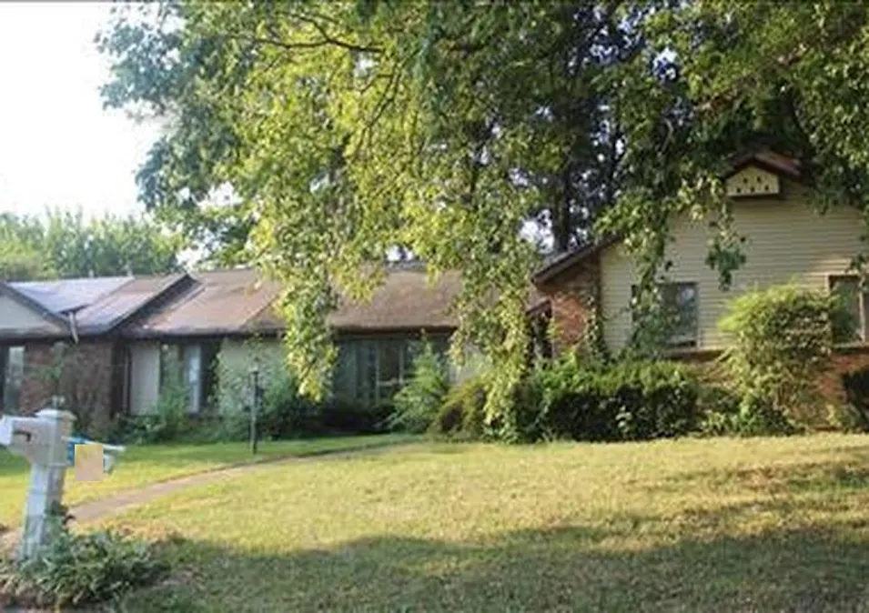 300 Sundew Drive Belleville, IL 62221, Saint Clair County