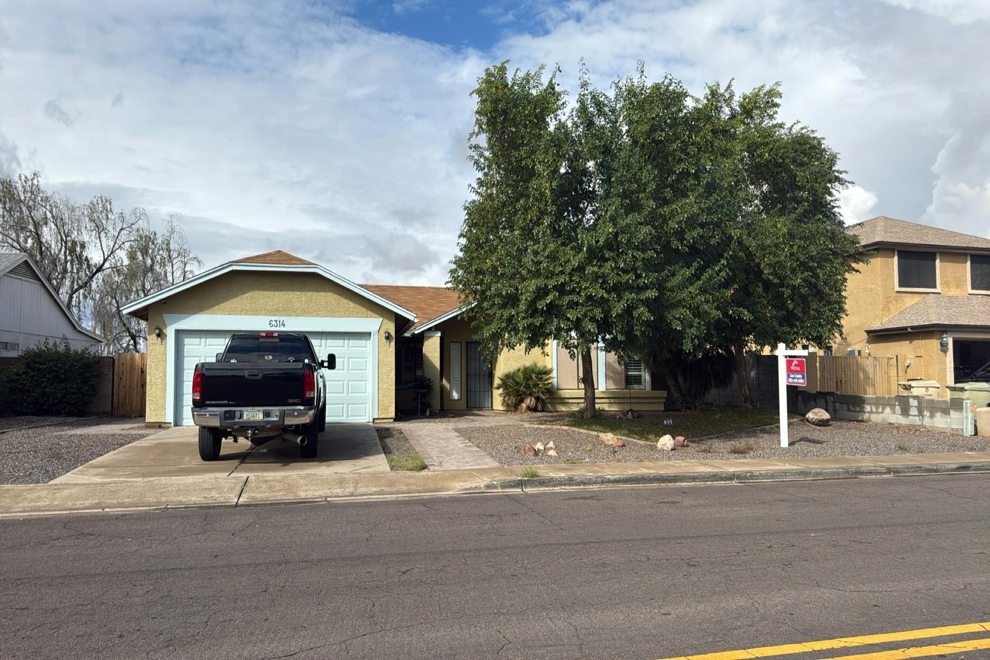 Port Au Prince Ln, Glendale, AZ 85306