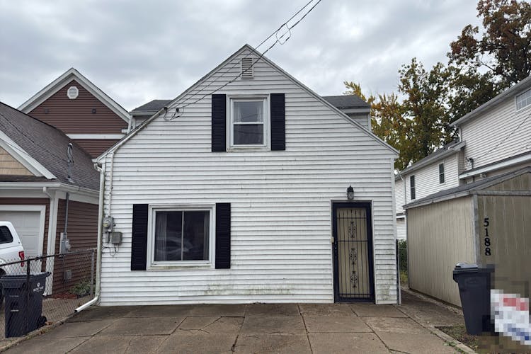 5188 Deep Point Dr Portage, MI 49002, Kalamazoo County