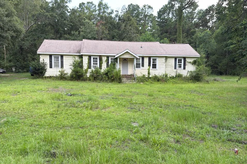 153 Ravenell Dr Saint Stephen, SC 29479, Berkeley County
