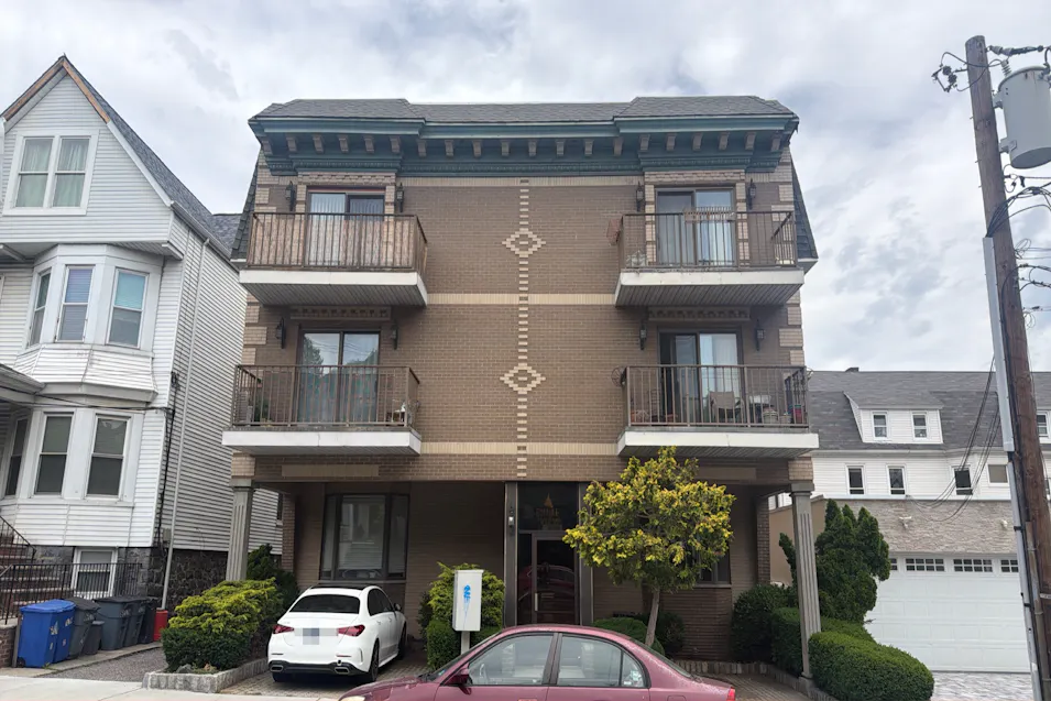 2-4 Fulton Street, Unit 1b Weehawken, NJ 07086, Hudson County
