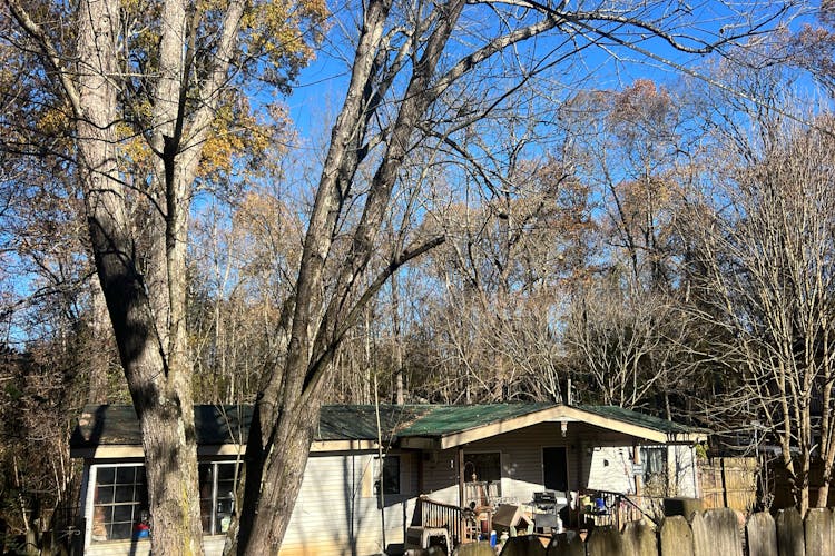 3957 Light Pink Road Louisville, TN 37777, Blount County