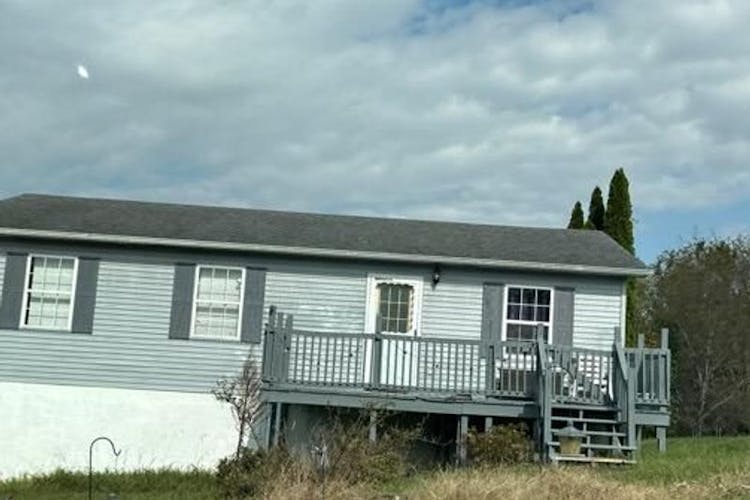 101 Kings Meadow Circle Bristol, TN 37620, Sullivan County