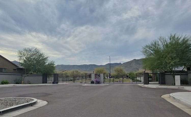 1645 W La Mirada Dr Phoenix, AZ 85041, Maricopa County