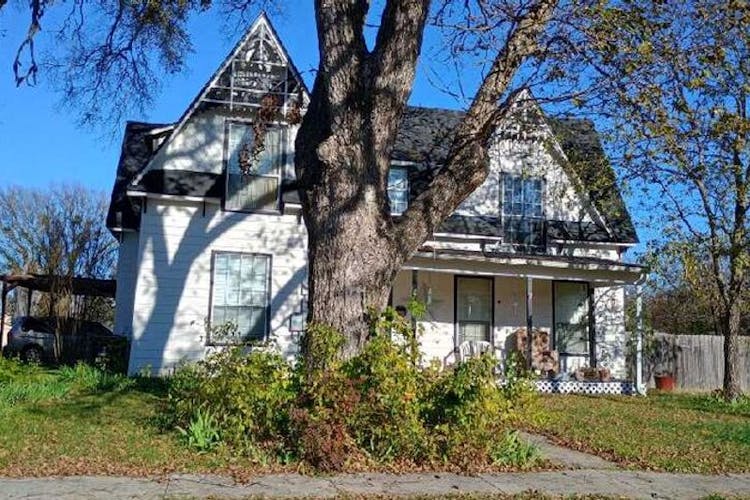 515 North Bosque Street Meridian, TX 76665, Bosque County