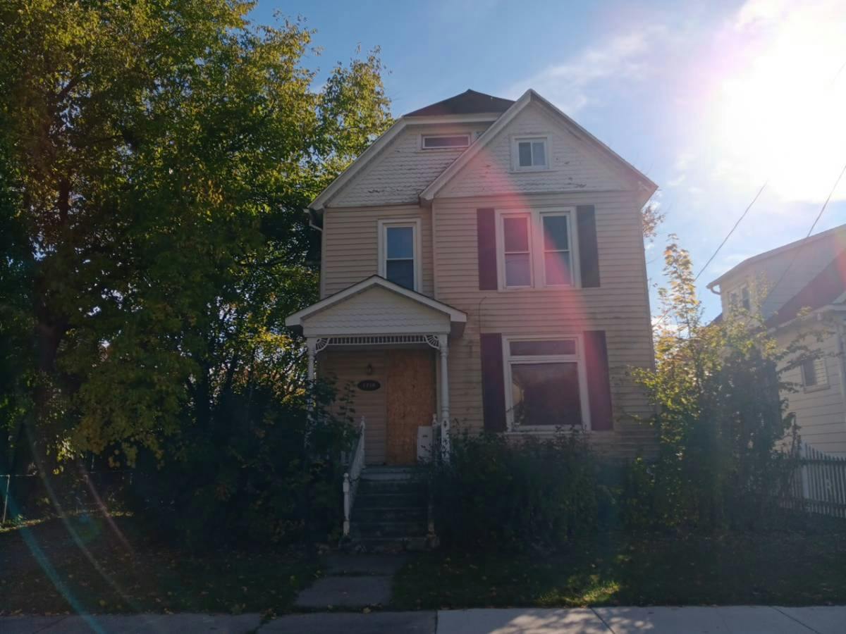 9th St, Bay City, MI 48708