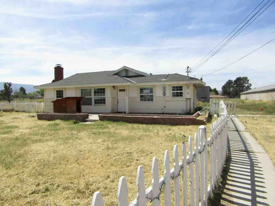 40445 16th St W Palmdale, CA 93551, Los Angeles County