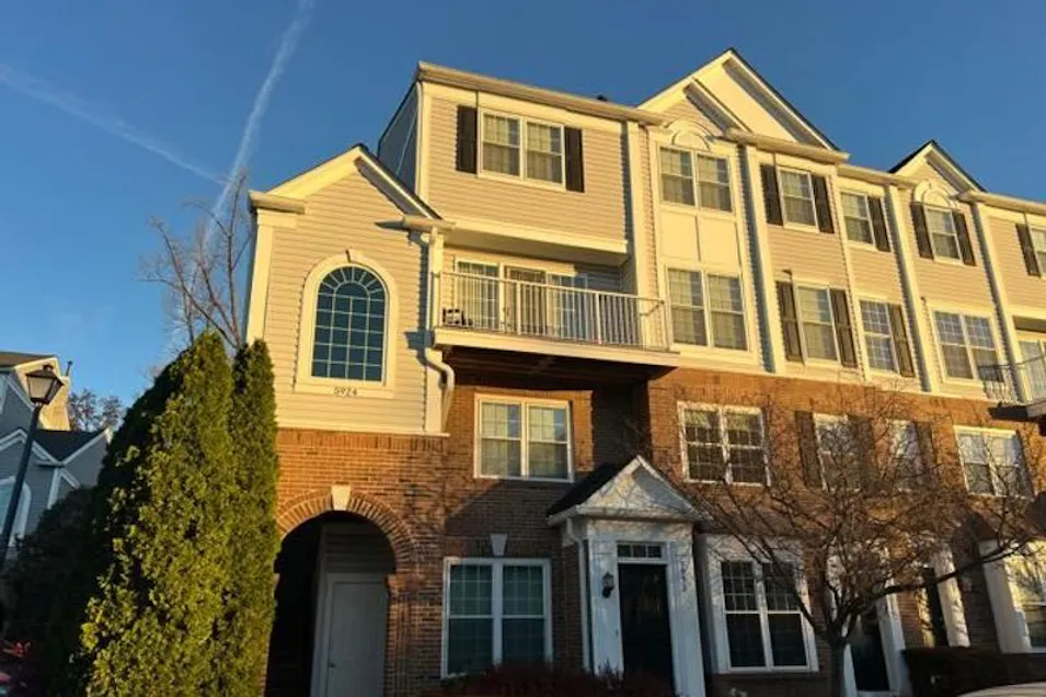 5924 Terrapin Pl, #301 Alexandria, VA 22310, Fairfax County