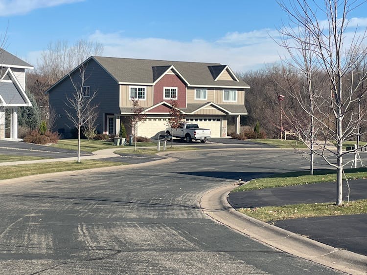 454 Riverpointe Ct Watertown, MN 55388, Carver County