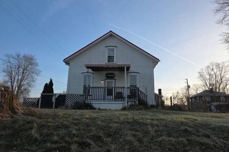 8067 Newport Road Southeast Uhrichsville, OH 44683, Tuscarawas County