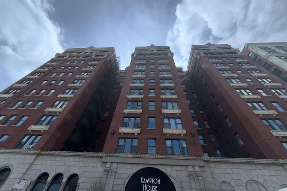 5300 S. Lakeshore Drive Unit 23 Chicago, IL 60615, Cook County